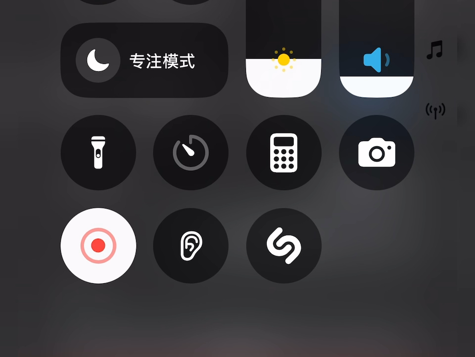 德州训练营z50！踢球踢不过z25怎么办？那就跳过它哪个球场好踢就去哪。注意:计分牌游戏无任何价值和不良引导。
