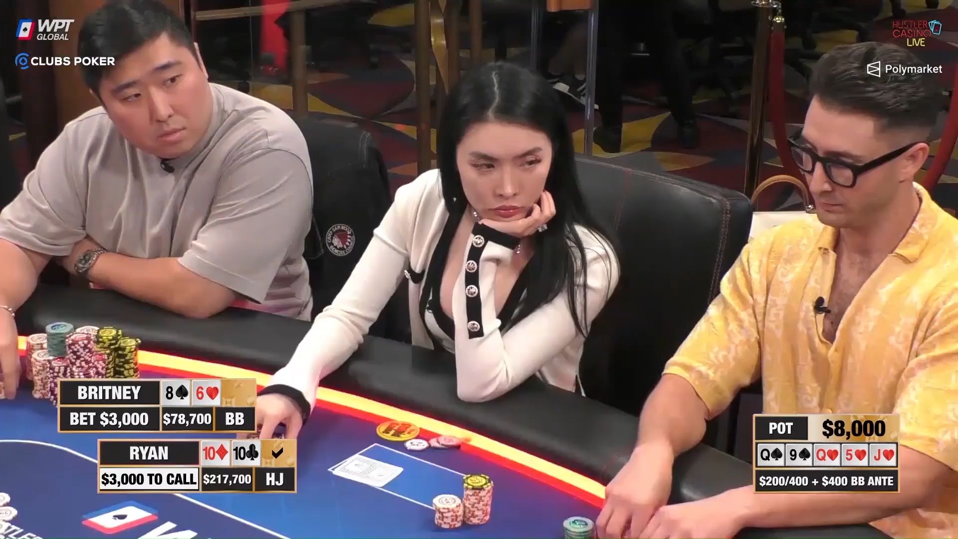 【大鹏德州扑克】漂亮的女人会骗人，偷鸡以后的比心！